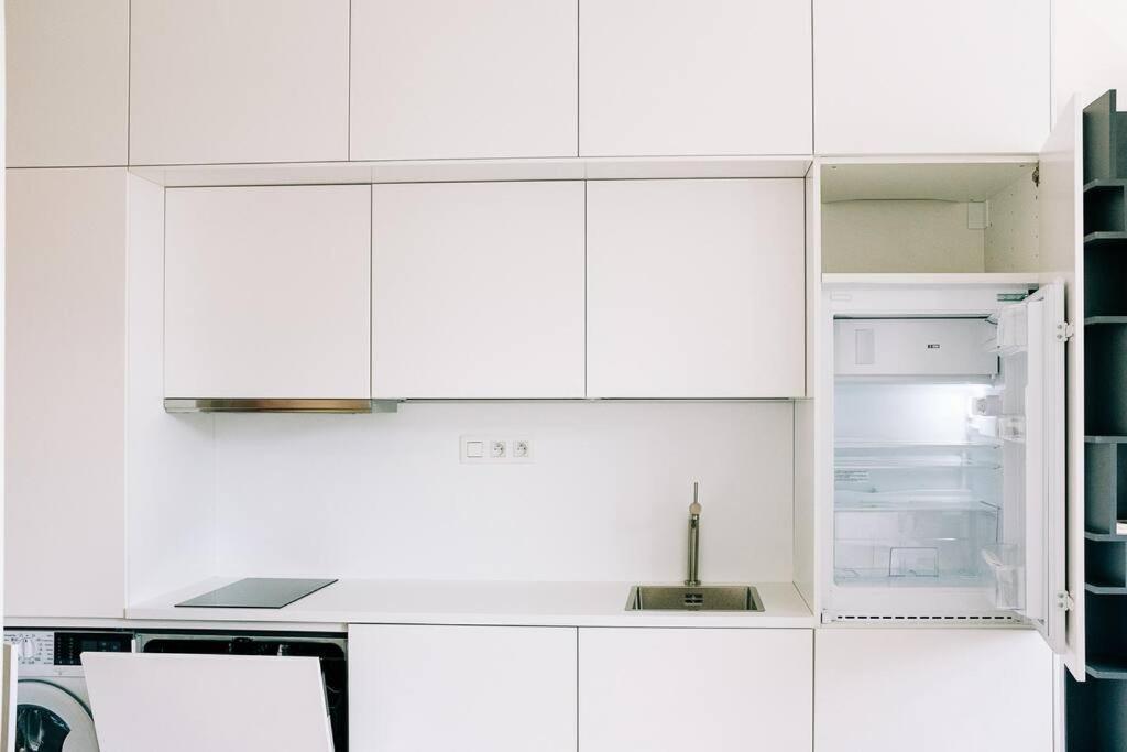 New Studio In Quiet Part Of The City Center Братислава Екстериор снимка