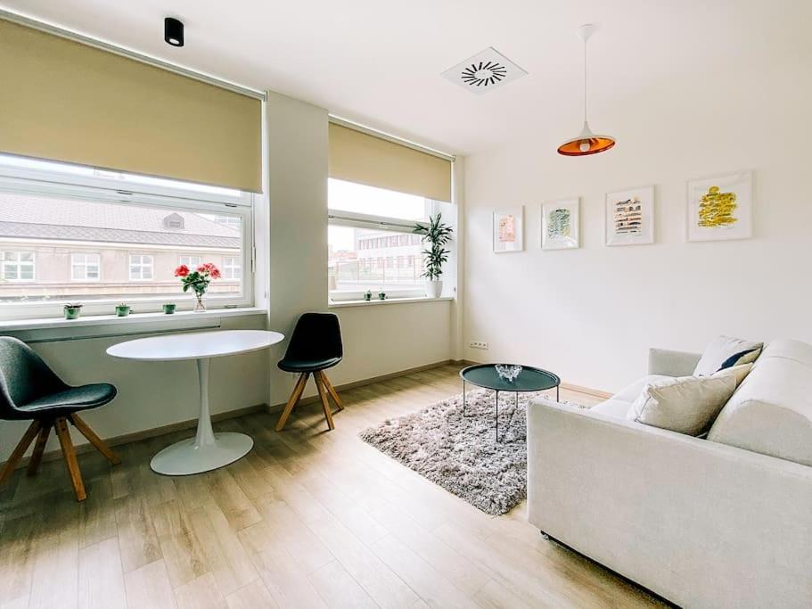 New Studio In Quiet Part Of The City Center Братислава Екстериор снимка