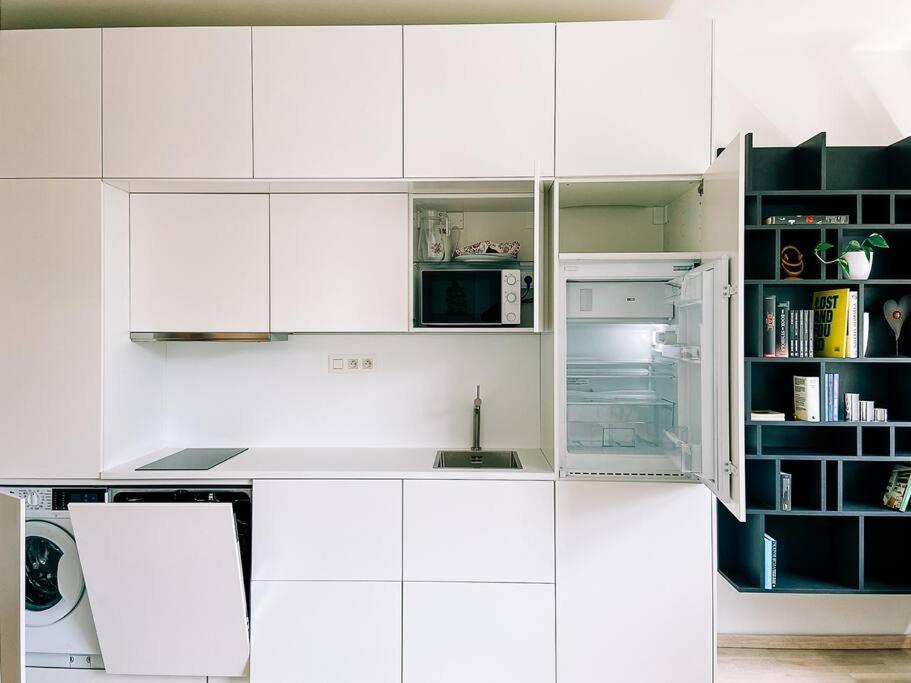 New Studio In Quiet Part Of The City Center Братислава Екстериор снимка