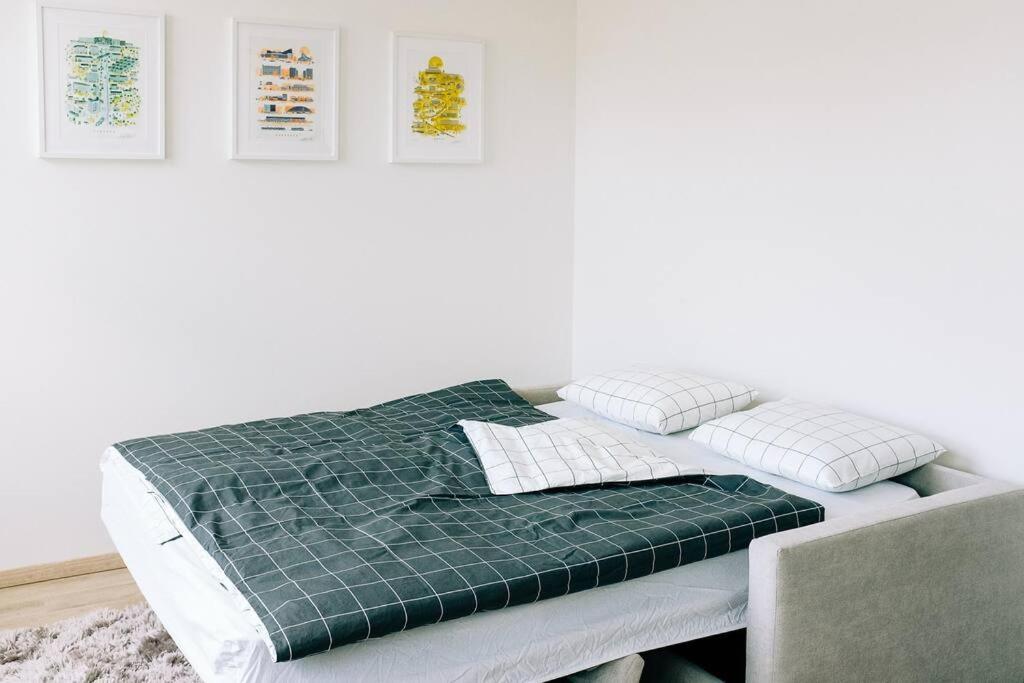 New Studio In Quiet Part Of The City Center Братислава Екстериор снимка