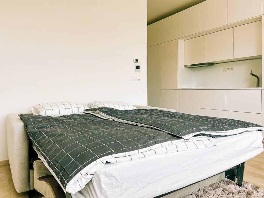 New Studio In Quiet Part Of The City Center Братислава Екстериор снимка